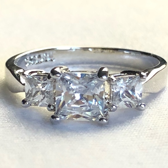 Vintage CZ Ring - Picture 4 of 4